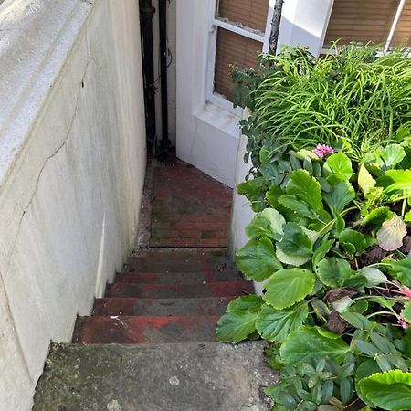 Stylish Central Basement Studio, With Outdoor Space Brighton Eksteriør bilde