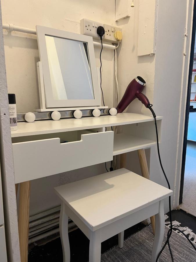 Stylish Central Basement Studio, With Outdoor Space Brighton Eksteriør bilde