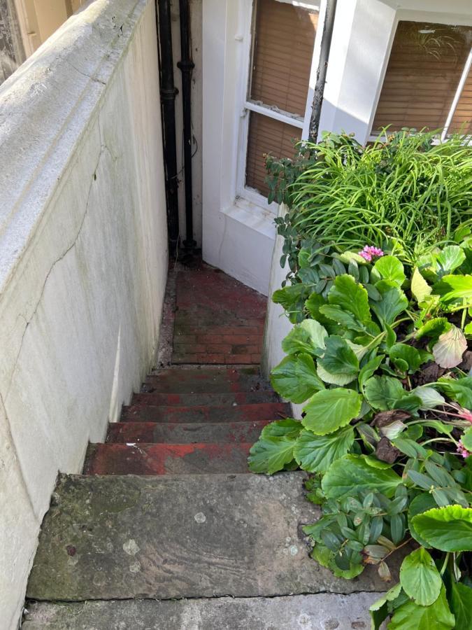 Stylish Central Basement Studio, With Outdoor Space Brighton Eksteriør bilde